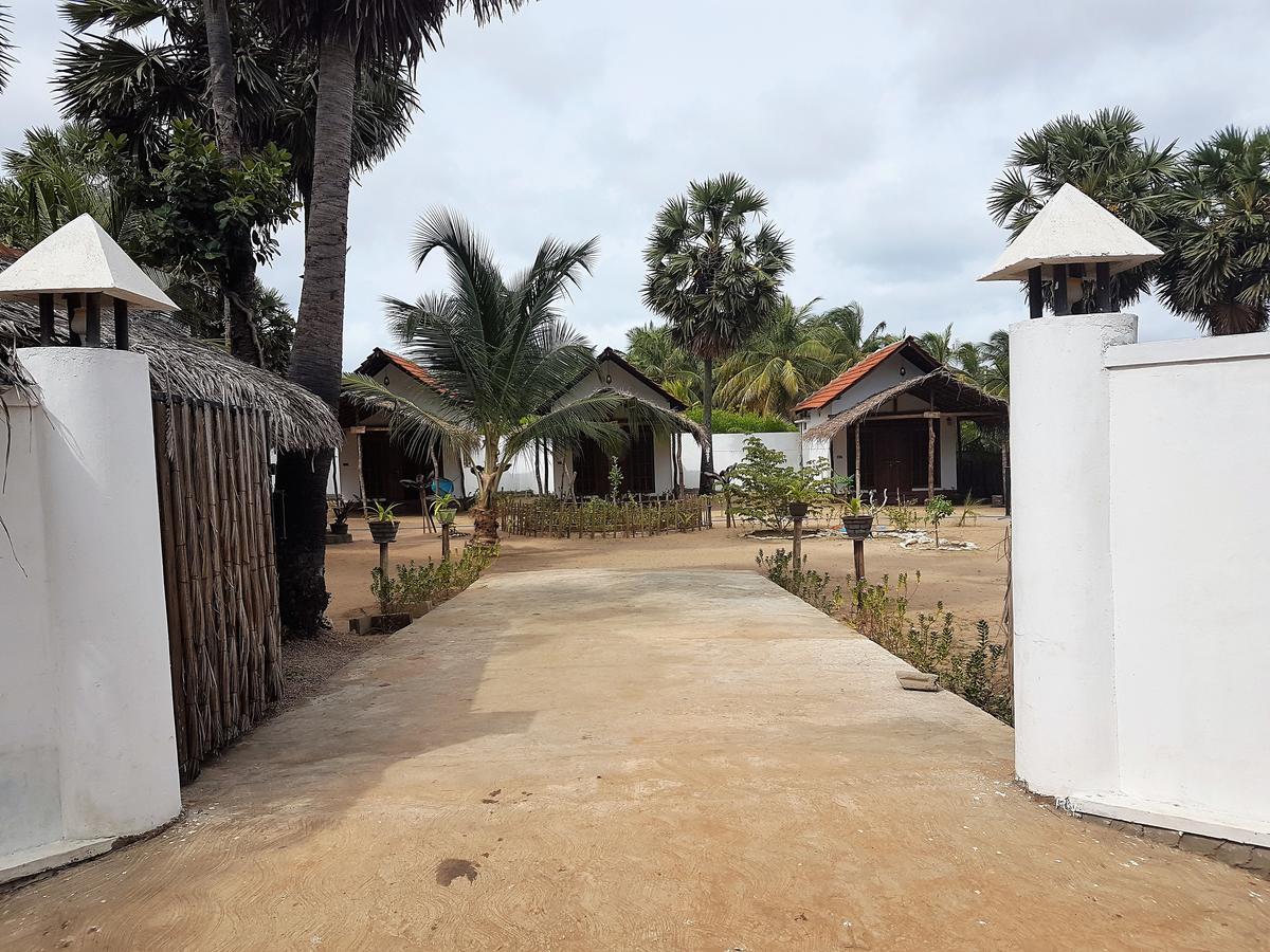 Margarita kitesurfing school Sri Lanka Hotel Kalpitiya Bagian luar foto